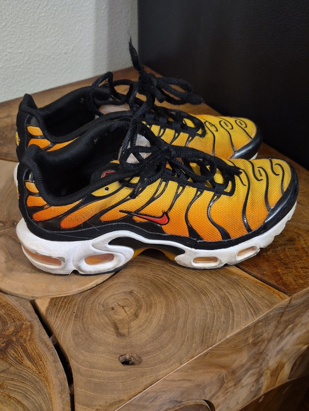 Nike Kids Gradient Orange and Black Athletic Sneakers
